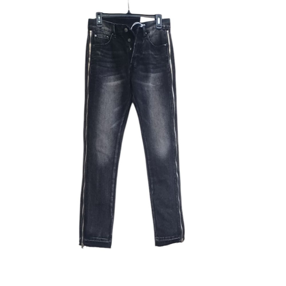 8181.....mnmi Straight Leg Jeans Size 28, 32" Inseam 10" Rise